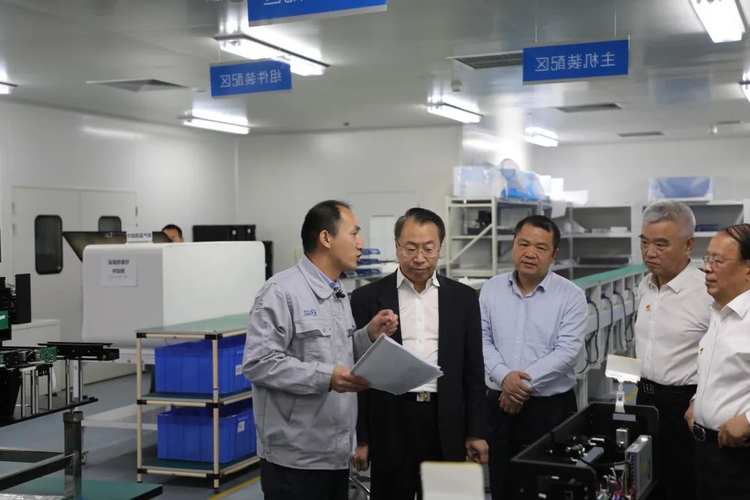 1687748925623093888.jpg 5.jpg