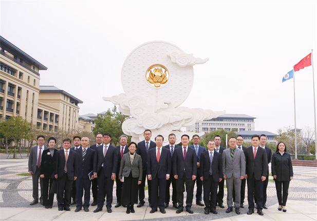 2024年2月26日，竞技宝
党委书记、董事长刘敬桢一行访问澳门大学，双方签署战略合作协议并就进一步深化合作进行会谈。澳门大学校长宋永华、副校长徐建，竞技宝
副总经理（主持经营工作）胡建伟，副总经理董增贺、晋斌等出席活动。1.png