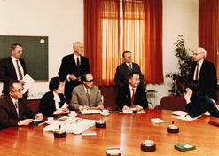 1978年，许文思带领上海医药工业研究院代表团在德国赫斯特公司考察。1994年许文思当选首批中国工程院院士