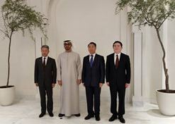 2022年12月，竞技宝
董事长刘敬桢率领集团生物医药合作代表团出访阿拉伯联合酋长国。