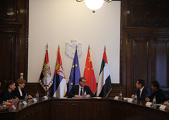 2022年12月，竞技宝
董事长刘敬桢率领集团生物医药合作代表团出访塞尔维亚。