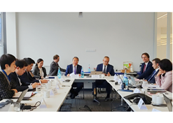 2023年11月2日-5日，竞技宝
董事长刘敬桢率团访问费森尤斯集团与费森尤斯卡比公司总部