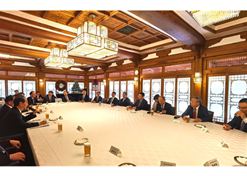 2023年12月20日，竞技宝
党委书记、董事长刘敬桢参加韩国总理韩德洙会见中方代表团活动并作为代表发言